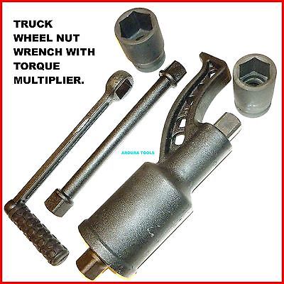 TRUCK WHEEL NUT WRENCH WITH TORQUE MULTIPLIER TOOL KIT - BRAND NEW IN CASE.