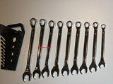 SPANNERS 9 pc COMBINATION SET WITH RATCHET DRIVE ( METRIC ) - NEW.